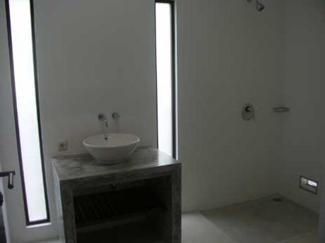 Boxhouse 2 - Ensuite bathroom Bali Real Estate