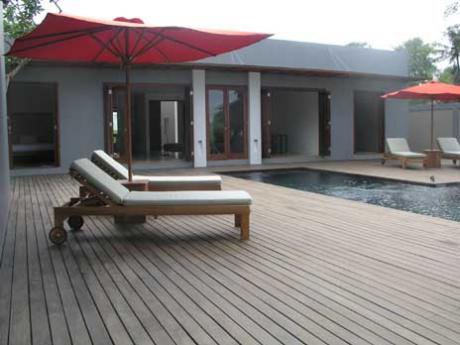 Boxhouse 1 - pooldeck Bali Real Estate