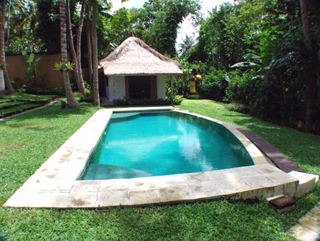 pool and guest house Bali Real Estate