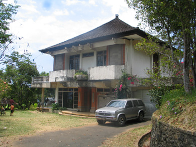 Large home and acreage in Gitgit Bali Real Estate