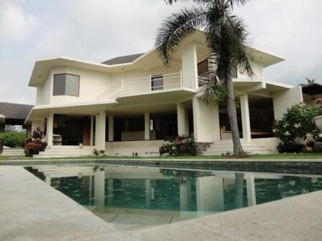 Freehold villa in Pererenan Bali Real Estate