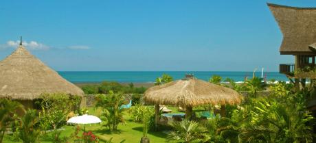 Beachfront resort in Batu Belig Bali Real Estate