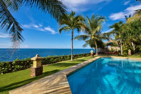 Beach and Pool Bali Real Estate