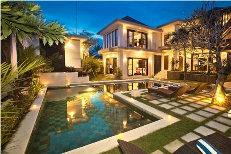 Private villa resort in Batu Belig Bali Real Estate