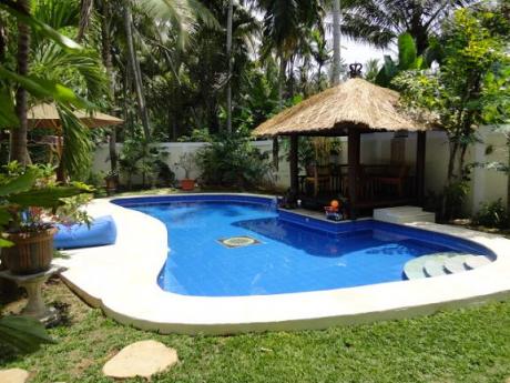 Swimming pool with gazebo Bali Real Estate
