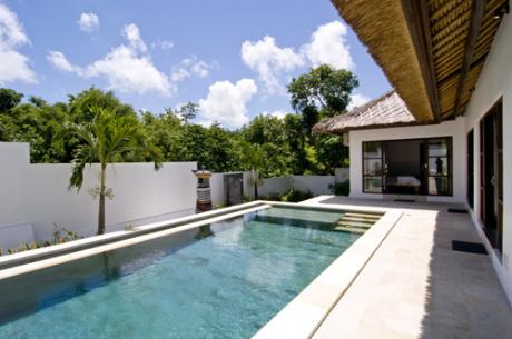 Terrace and swimming pool Bali Real Estate
