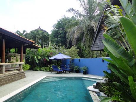 Swimming pool and gazebo Bali Real Estate