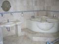 House Renon Ensuite bathroom