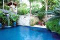 Batam Villa Pool and Garden