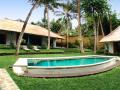 Pererenan Villa pool and gardens
