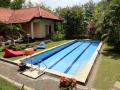 Large villa Swimming pool with jacuzzi