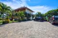 Beach Villa Tegal Lalang Parking and Back