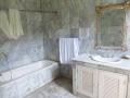 Sanur: 2 Dutch colonial style villas Bathroom